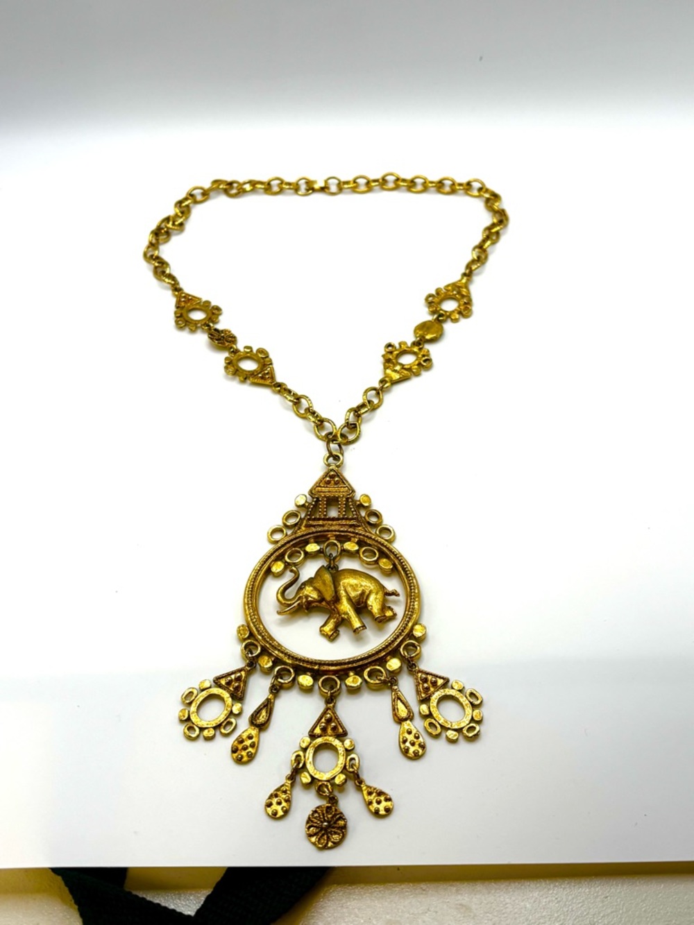 Vintage ART Elephant Pagoda Necklace EXCELLENT Gold Tone Textured Fringe Pendant